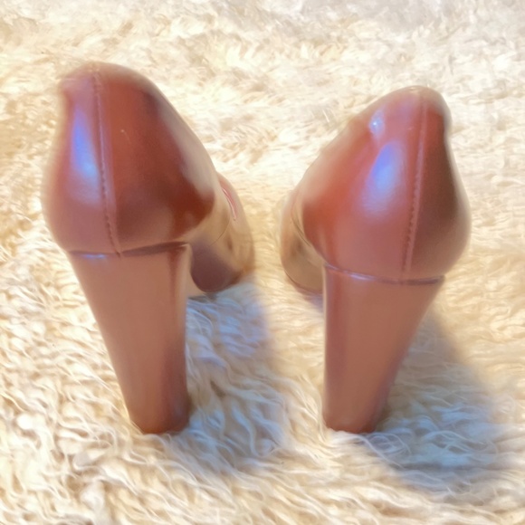 1940s-style Chocolate Brown Stacked Heel Mary Jane Pumps - Picture 4 of 6